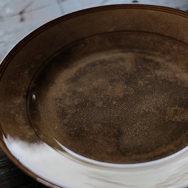 シミと貫入がびっしり入ったプレート φ23cm