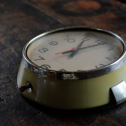 SEIKO Transistor A worn-out Seiko bus clock