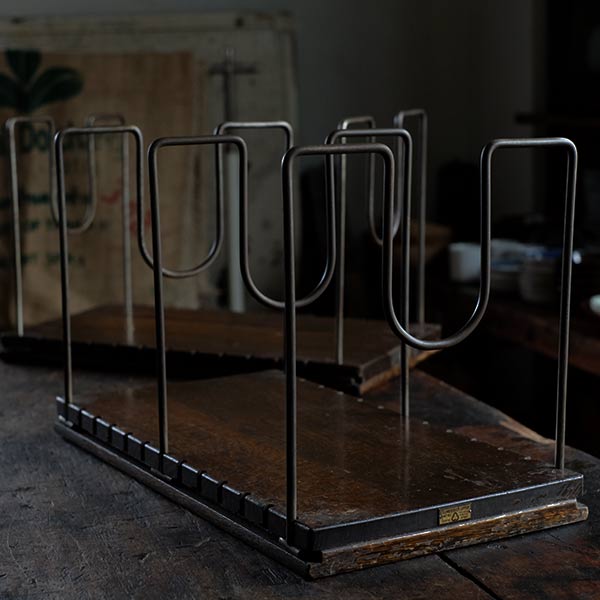 Simple book stand