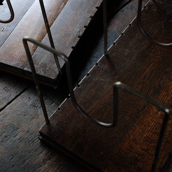 Simple book stand