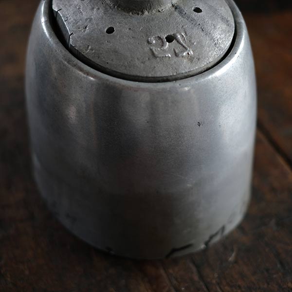 Aluminum hat mold (2)