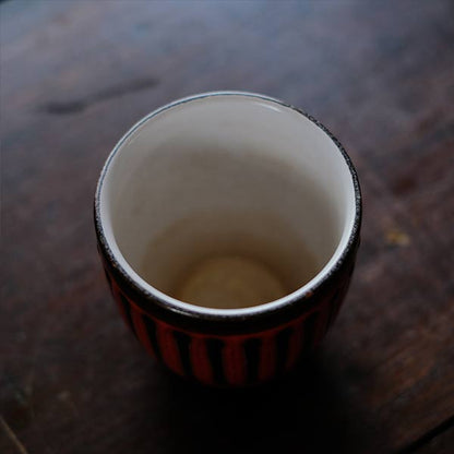 モダンな湯呑み
