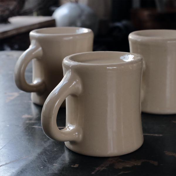Victor Mug, Beige (Pre-facelift)