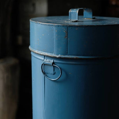 cylindrical tin container