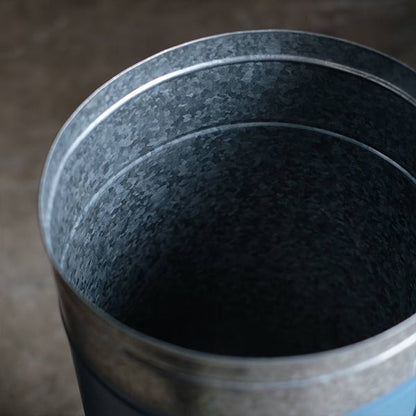 cylindrical tin container