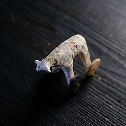 動物のフィギュア 残欠