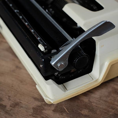 BROTHER Valiant typewriter ink ribbon replaced