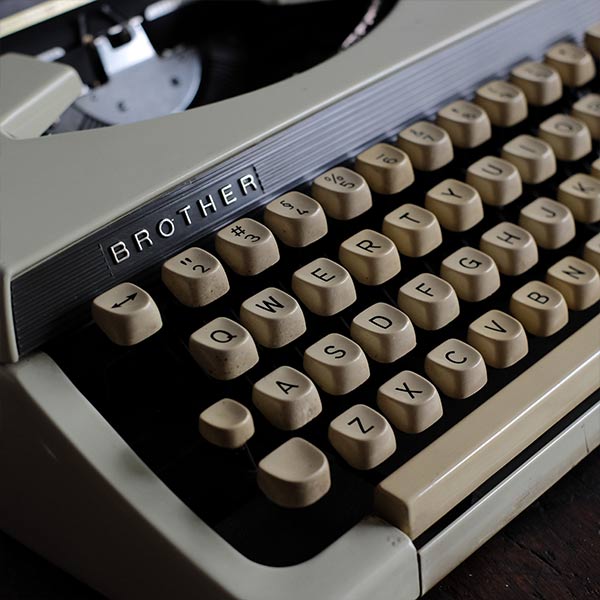 BROTHER Young Elite タイプライター インクリボン交換済み