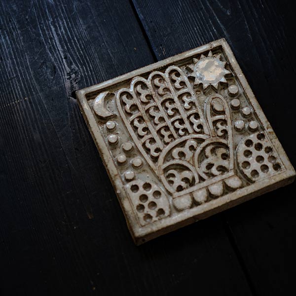 Ceramic plate: Hands, Moon and Sun