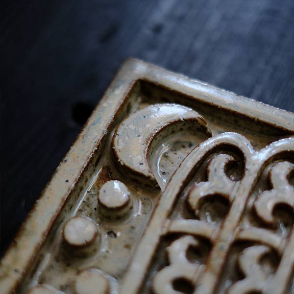 Ceramic plate: Hands, Moon and Sun