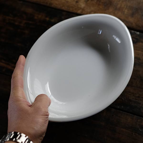 白磁のカレー皿