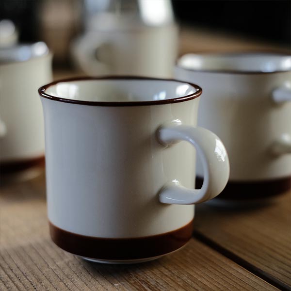 茶色いラインのマグカップ（デッドストック）