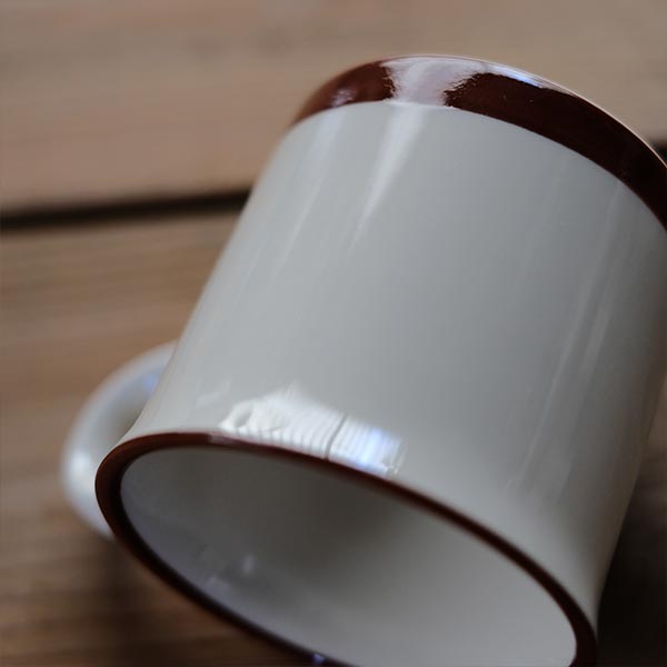 茶色いラインのマグカップ（デッドストック）