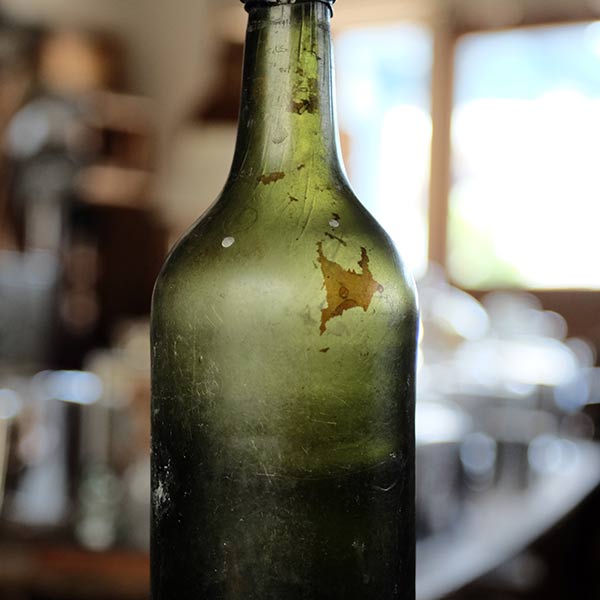 Wine bottles washed up from the sea, 19th century, Netherlands (3)