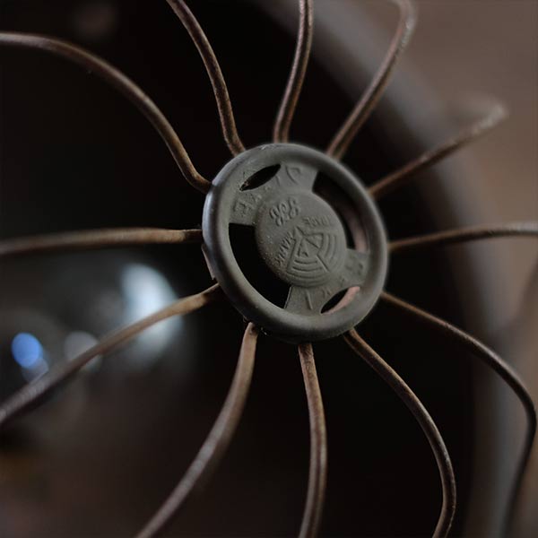 電気ストーブの傘を使ったペンダントライト
