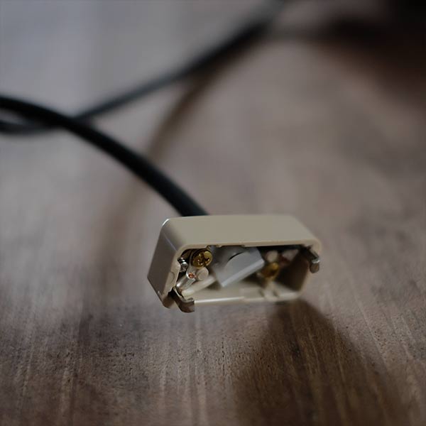 電気ストーブの傘を使ったペンダントライト