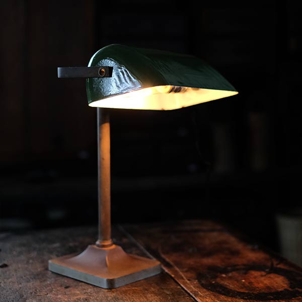 Enamel shade desk lamp
