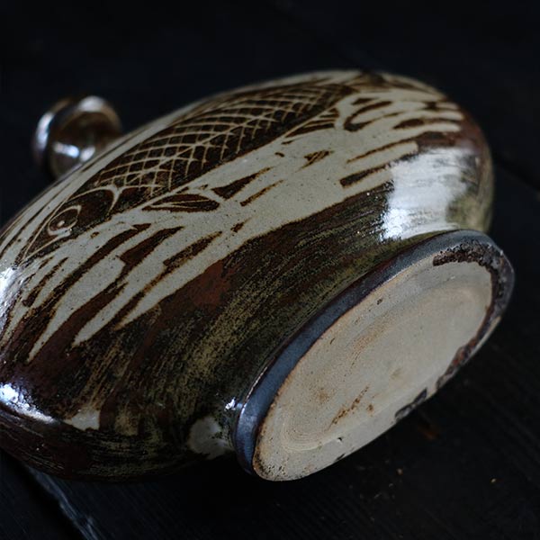 Iron glaze fish pattern flat jar