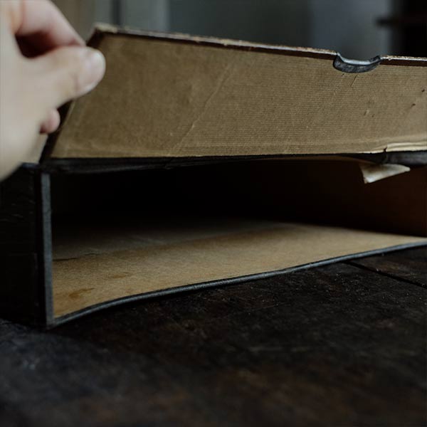 French paper file storage case