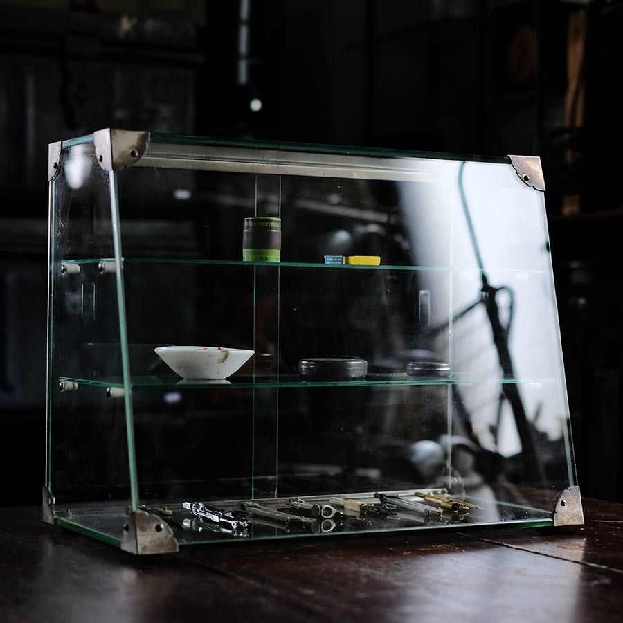 Glass showcase