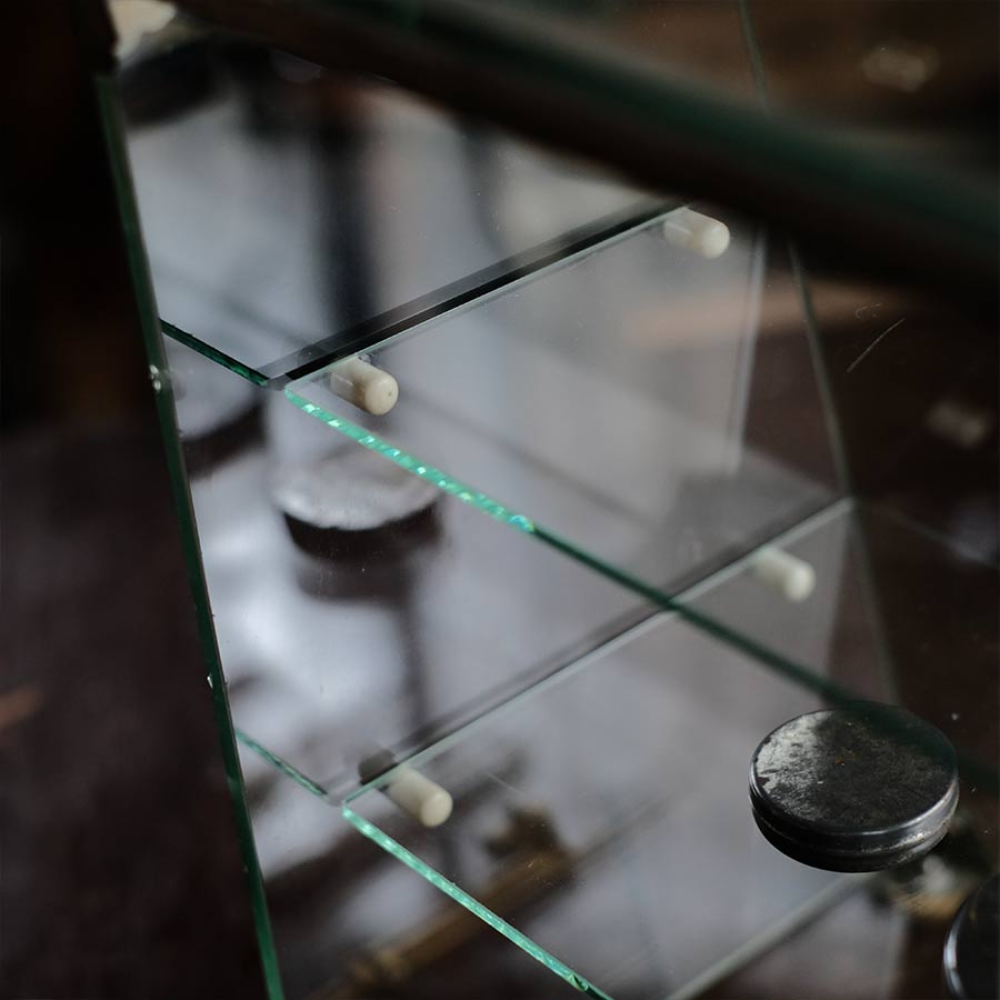 Glass showcase
