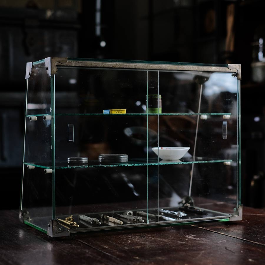 Glass showcase