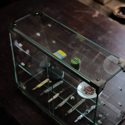 Glass showcase