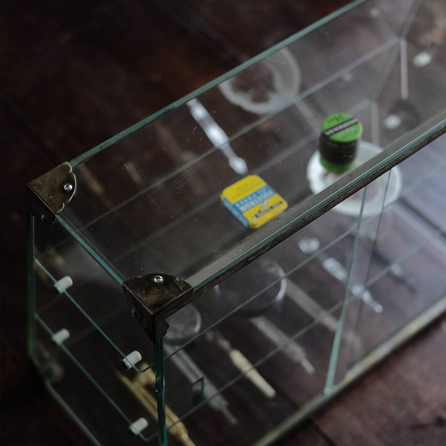 Glass showcase