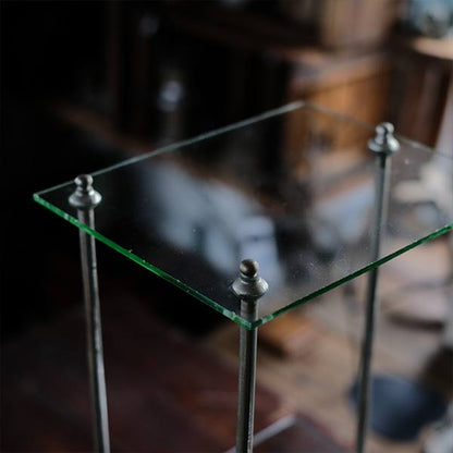 ガラスのディスプレイ・シェルフ
