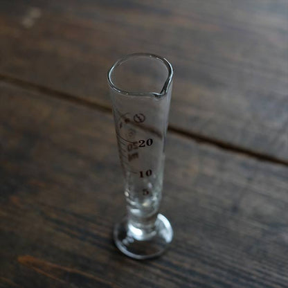 小さなメスシリンダー 20ml