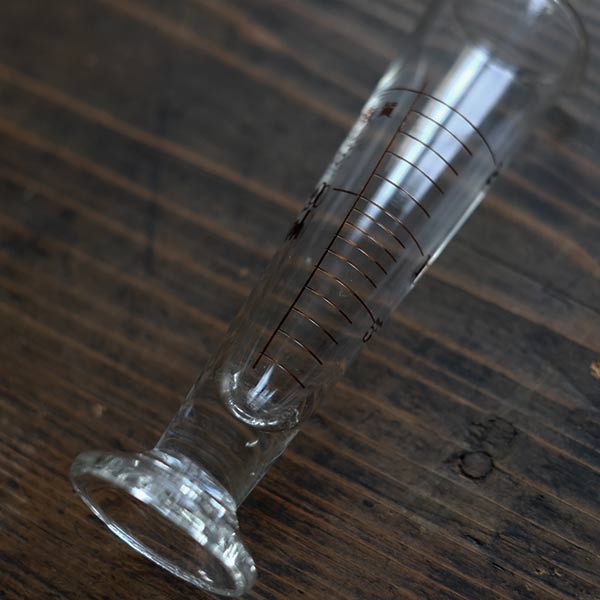 小さなメスシリンダー 20ml