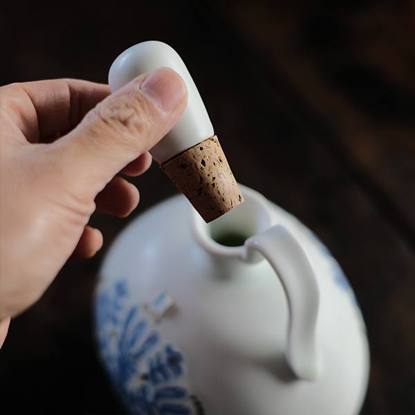 白山陶器のジャグ