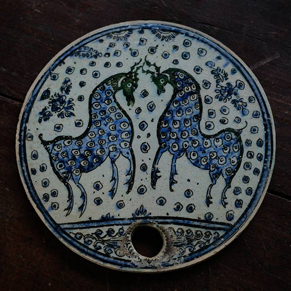 蜂の巣の蓋に使われていた陶板