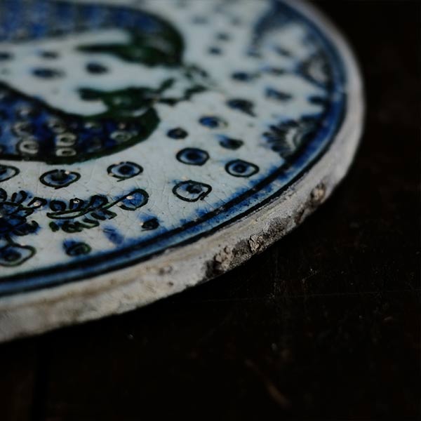 蜂の巣の蓋に使われていた陶板