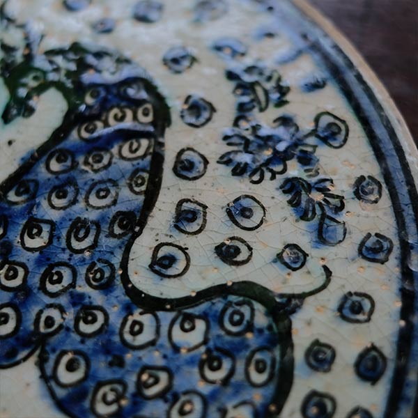 蜂の巣の蓋に使われていた陶板