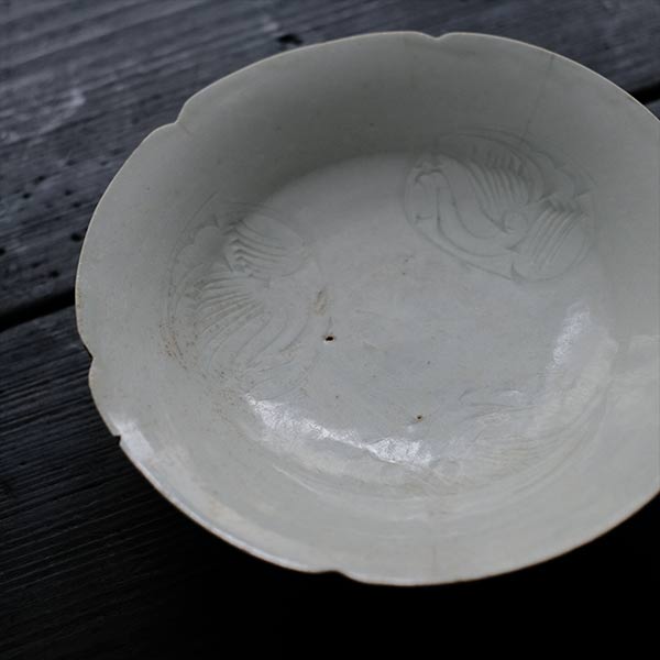 Shadow Blue Intaglio Flower Plate