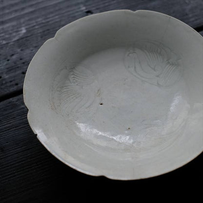 Shadow Blue Intaglio Flower Plate