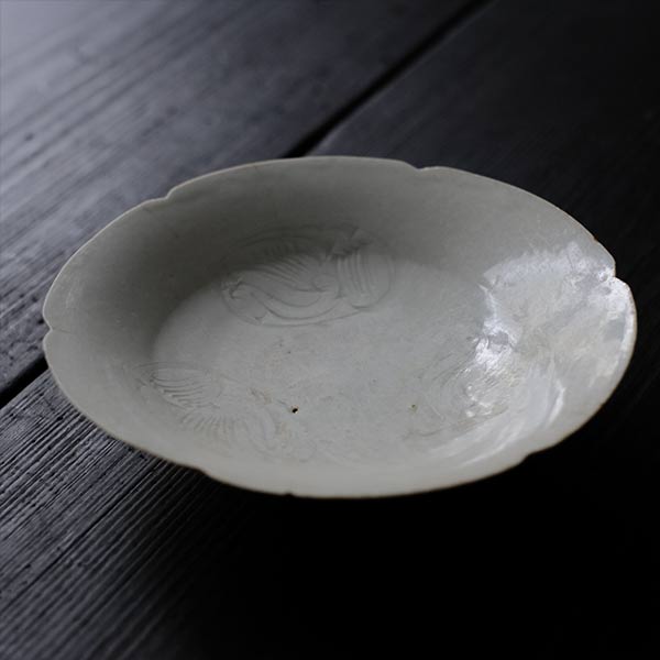 Shadow Blue Intaglio Flower Plate