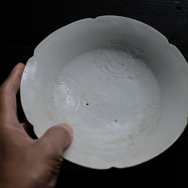 Shadow Blue Intaglio Flower Plate