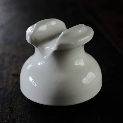 Victor Insulators Co. 磁器製の碍子（ガイシ）