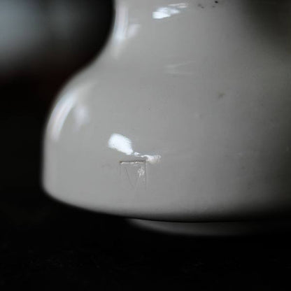 Victor Insulators Co. 磁器製の碍子（ガイシ）