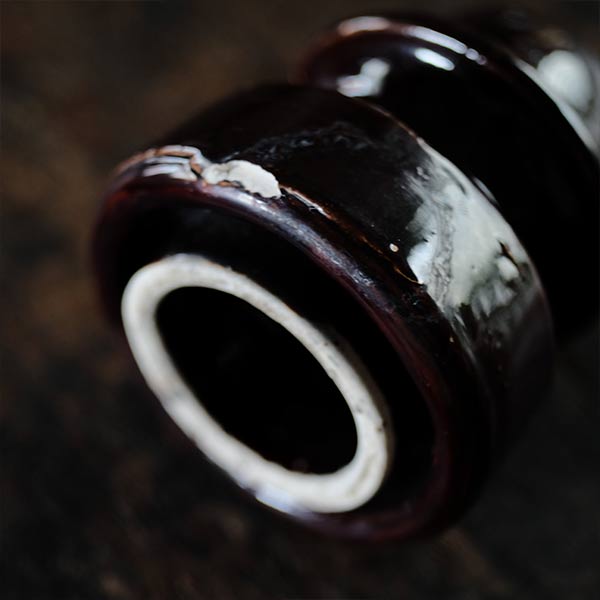 Illinois Electric Porcelain Co. 磁器製の碍子（ガイシ）