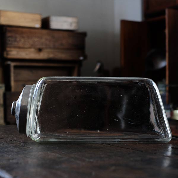Thick, thin candy jar