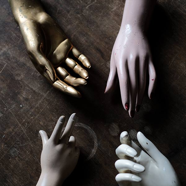 Mannequin hands (4)