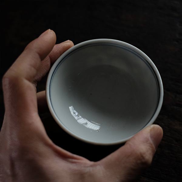 染付けの小ぶりな湯呑み（向付）
