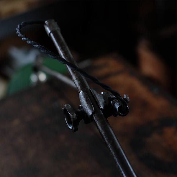 OCWhite Clamp-Based Desk Lamp