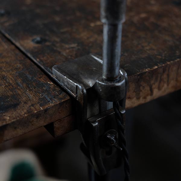 OCWhite Clamp-Based Desk Lamp