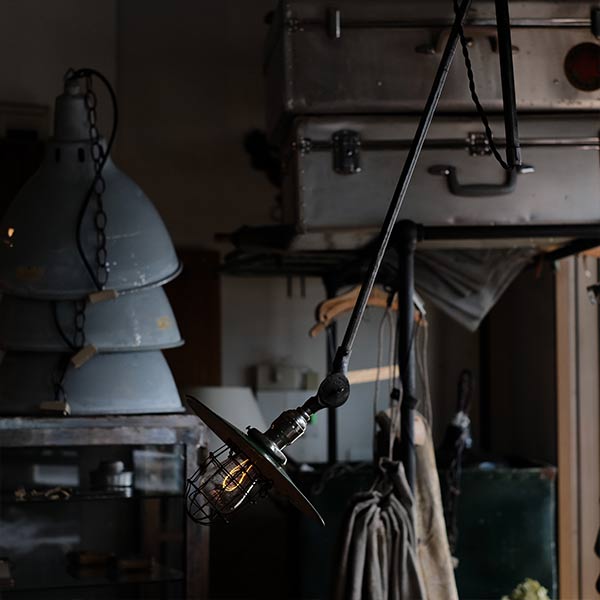 OCWhite Clamp-Based Desk Lamp