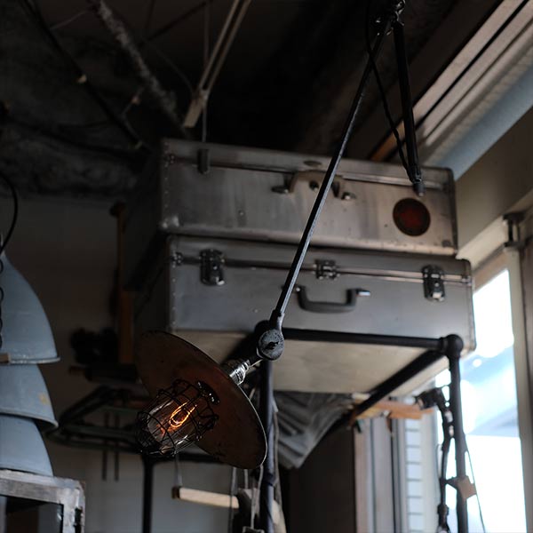 OCWhite Clamp-Based Desk Lamp