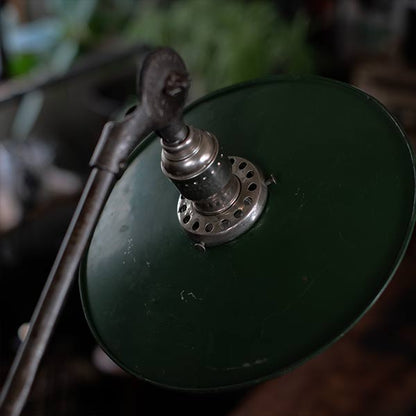 OCWhite Clamp-Based Desk Lamp
